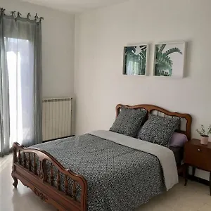 Appartement De Maison Entierement Renove Avec Garage, Carnoux-en-Provence